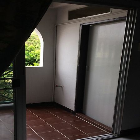 Baan Khun Mae Apartment Bangkok Exterior foto