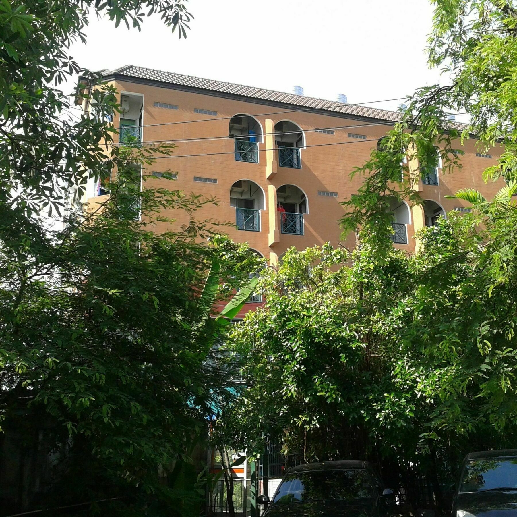 Baan Khun Mae Apartment Bangkok Exterior foto